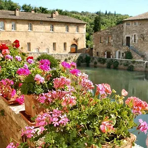 Finestra Sulla Val D'orcia San Quirico dʼOrcia